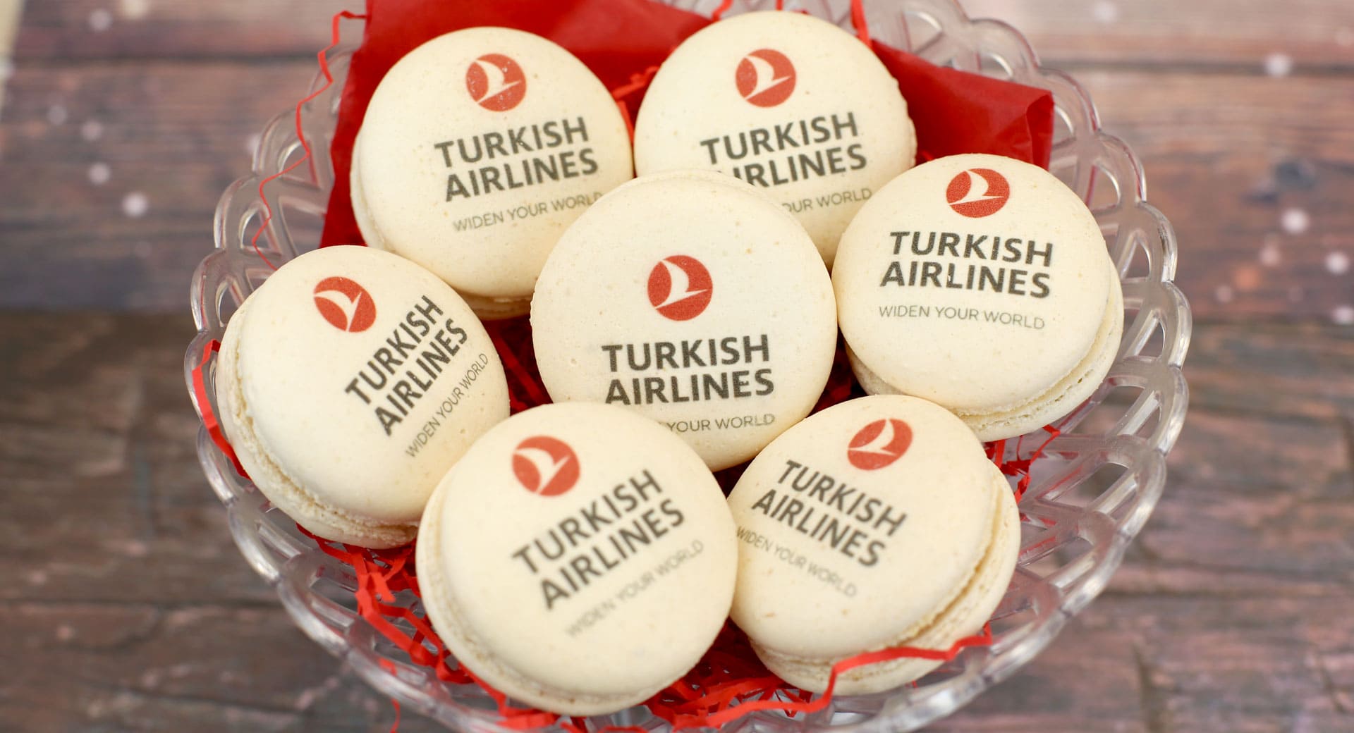 Корпоративный подарок от Turkish Airlines - брендирование макарунов