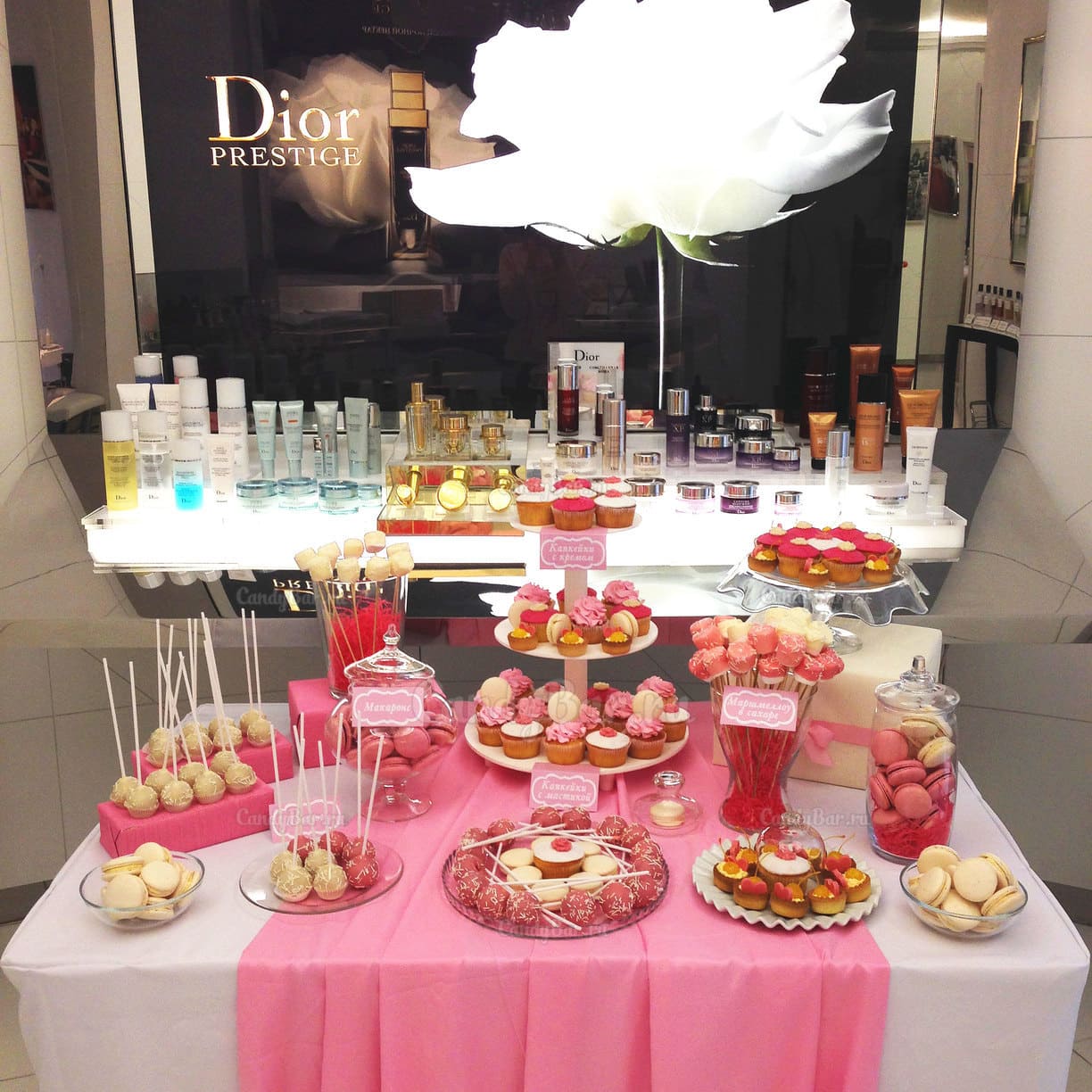Сладкий стол на клиентский день компании Dior в ГУМе