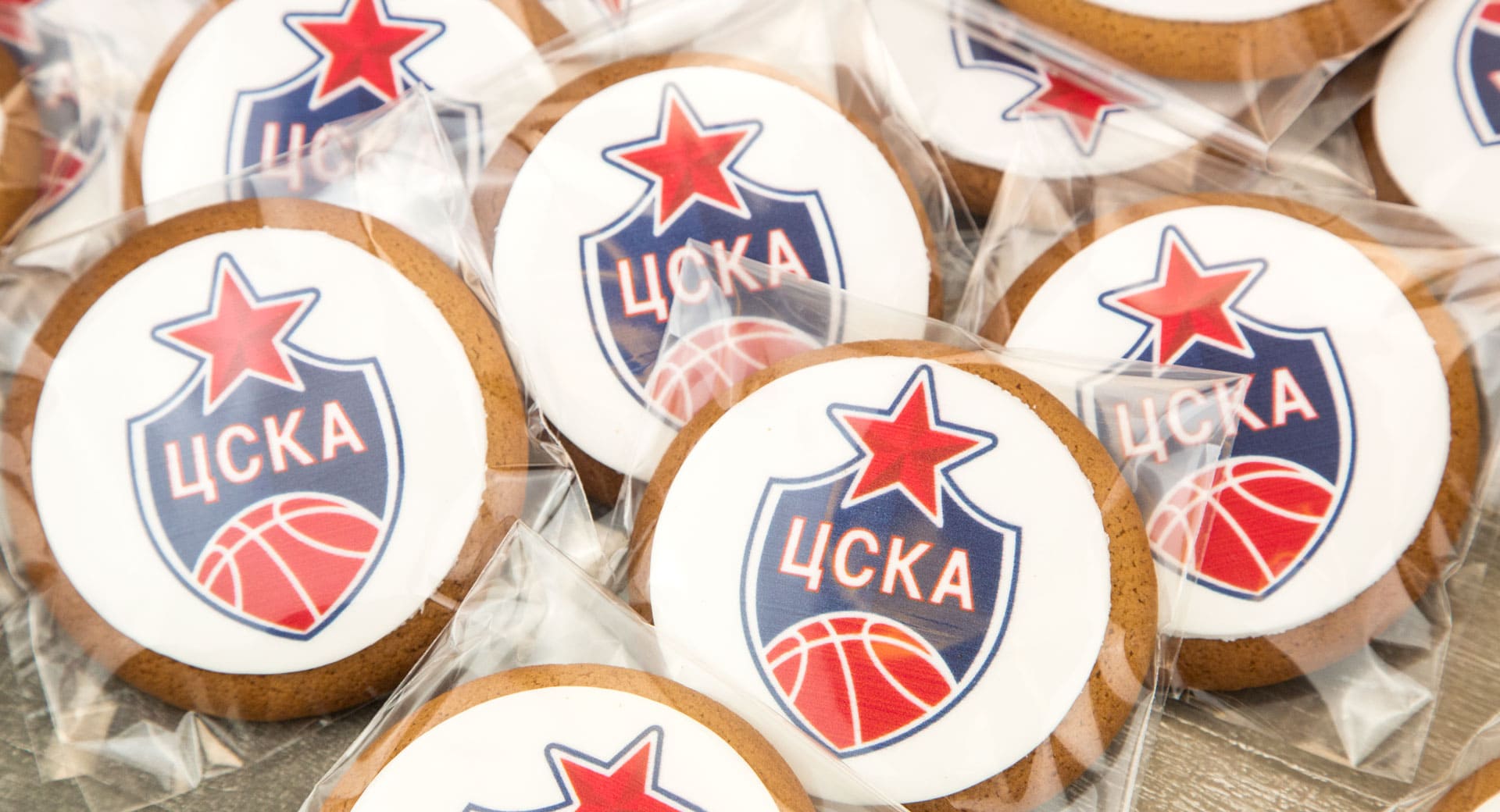 Брендированные подарки - пряники с логотипом ЦСКА