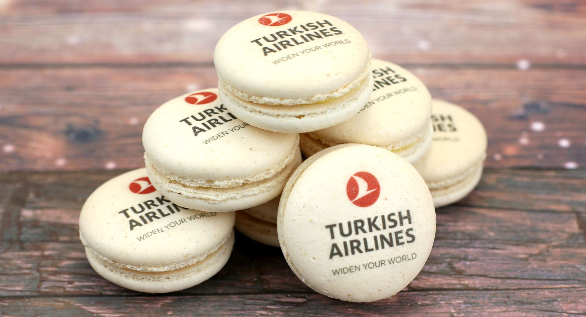 Корпоративный подарок от Turkish Airlines - брендирование макарунов