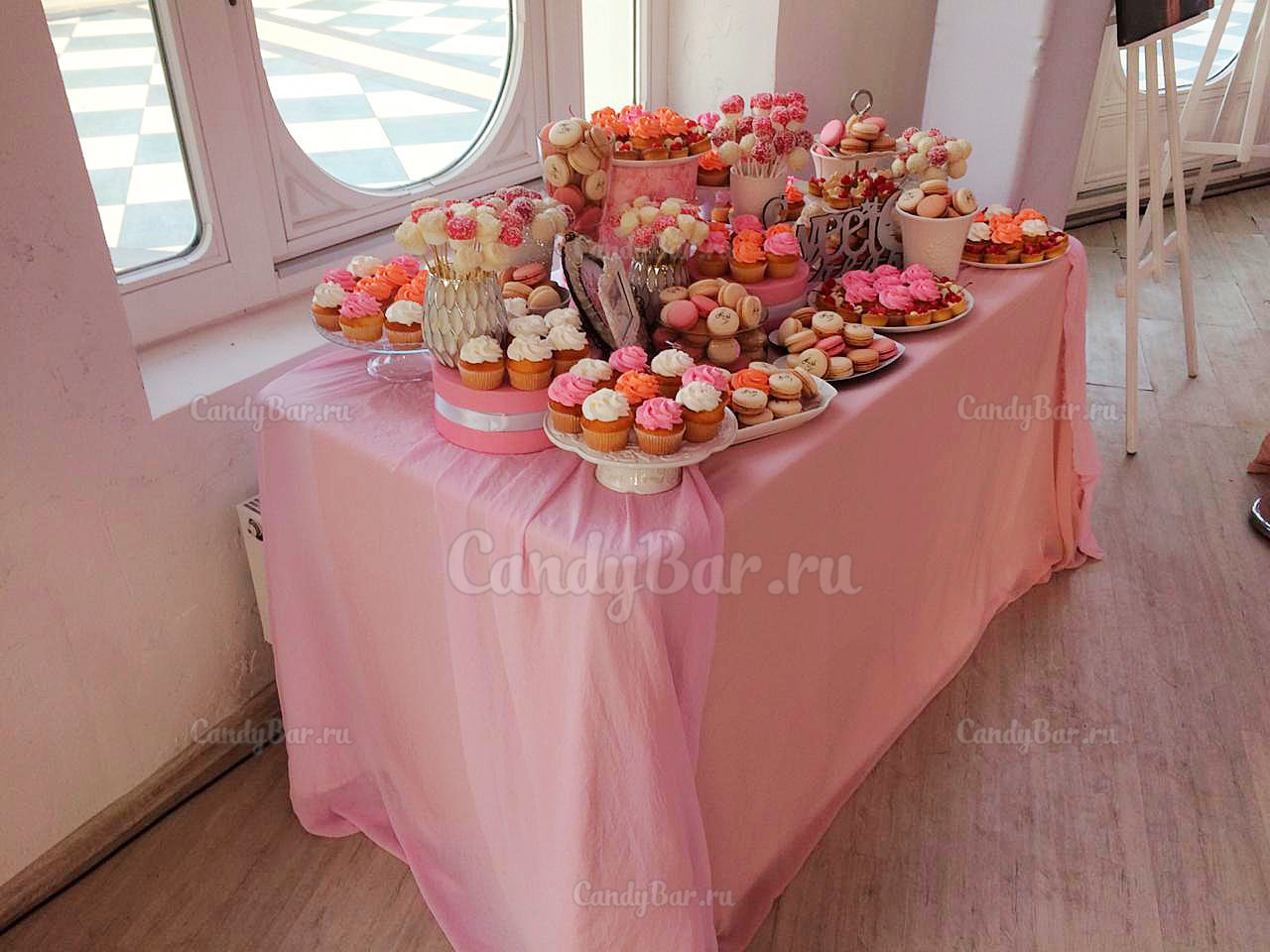 Свадебный кэнди бар в розовом цвете