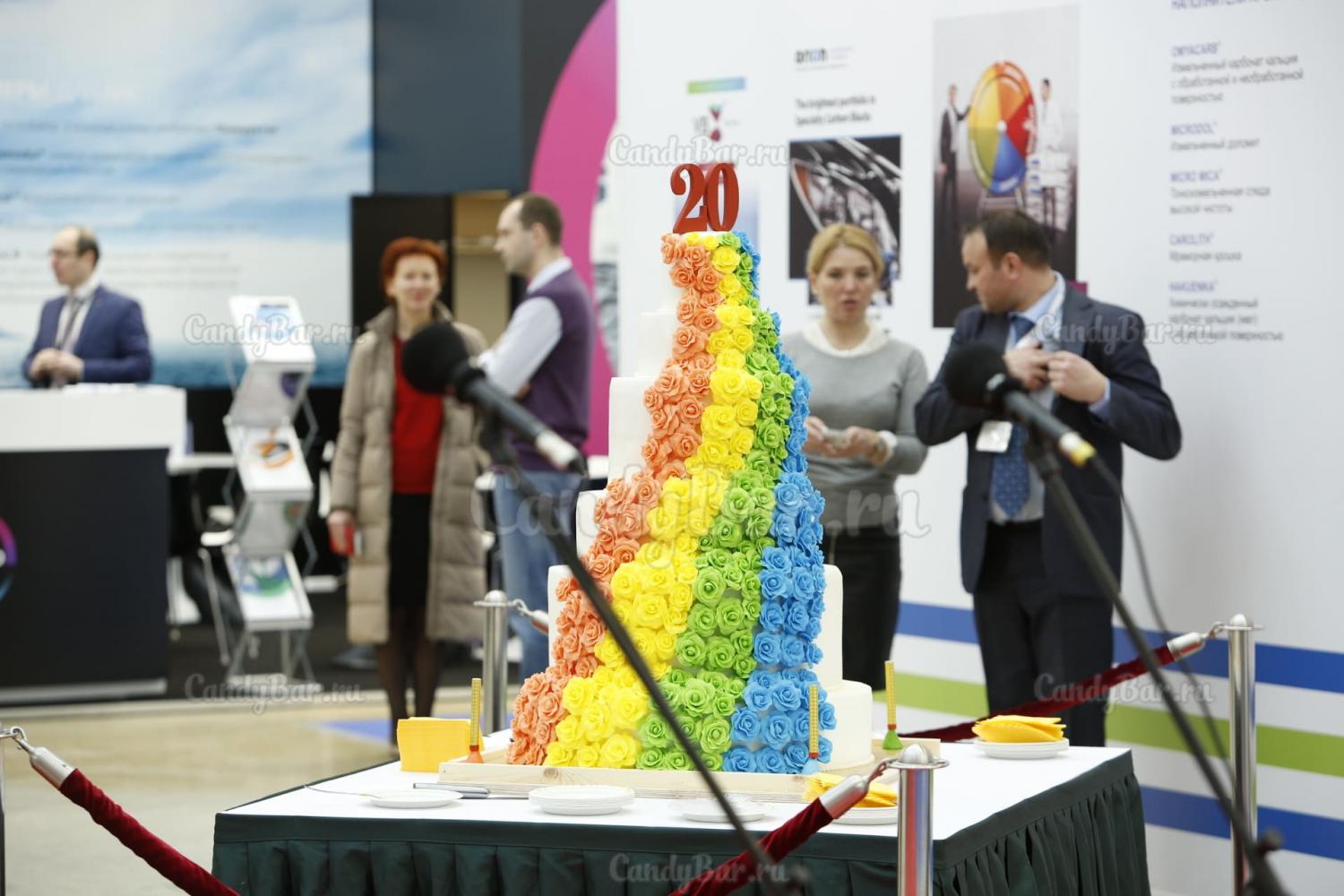 Корпоративный торт шесть ярусов на день рождения компании