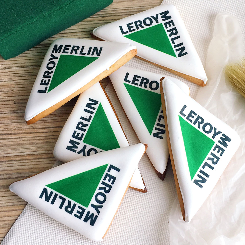 Сладкий подарок для клиентов от Леруа Мерлен - имбирный пряник с логотипом