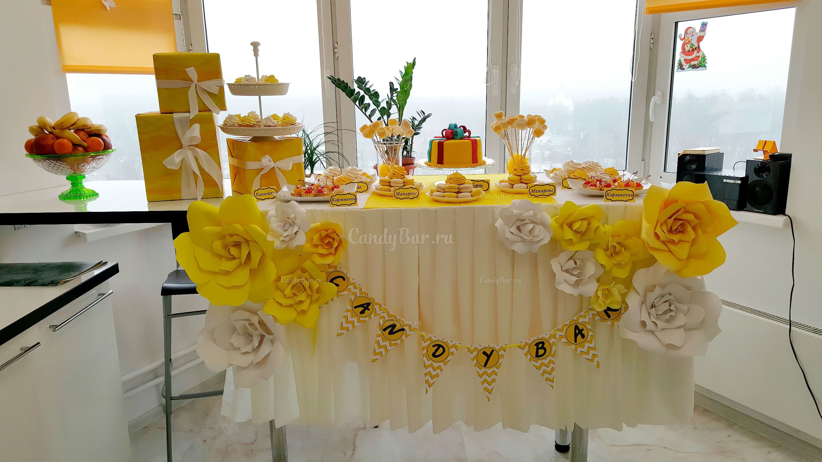 Сладкий стол на день рождения в желтом цвете